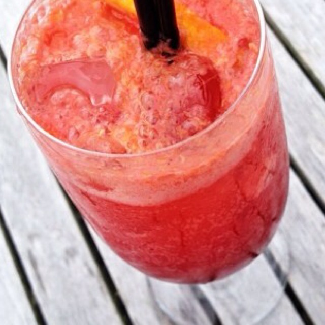 Drink (Raspberry Purée, Elderflower Cordial, Orange Juice, Soda) from Nathan Outlaw Restaurant on #foodmento http://foodmento.com/dish/17091