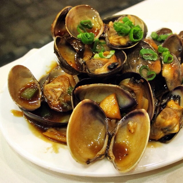 Clams With Black Bean Sauce at Asian Jewels Seafood Restaurant 敦城海鲜酒家 on #foodmento http://foodmento.com/place/4093