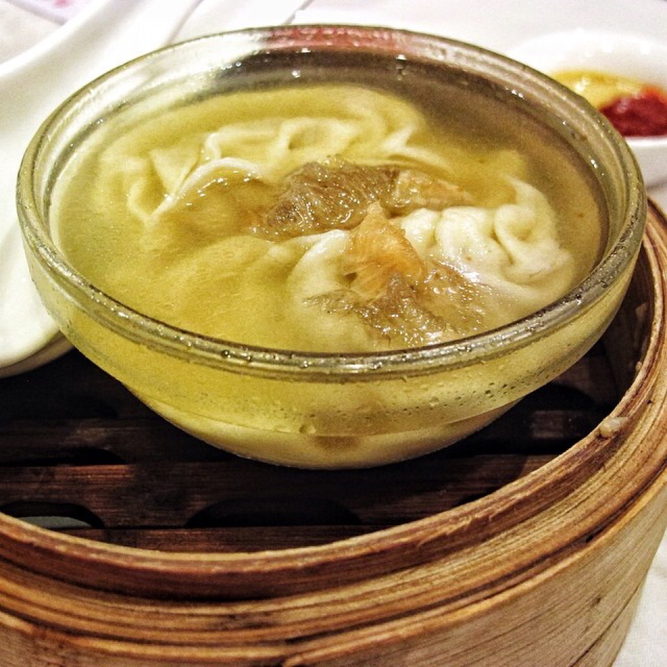 Minced Pork & Shrimp Dumplings In Chicken Consommé from Asian Jewels Seafood Restaurant 敦城海鲜酒家 on #foodmento http://foodmento.com/dish/20575