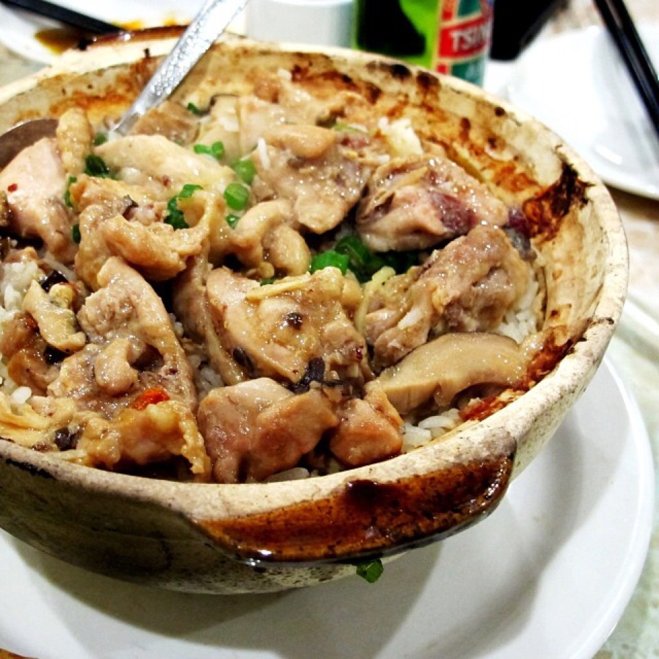 Chicken & Mushroom Claypot Rice from A Wah II Restaurant on #foodmento http://foodmento.com/dish/20813