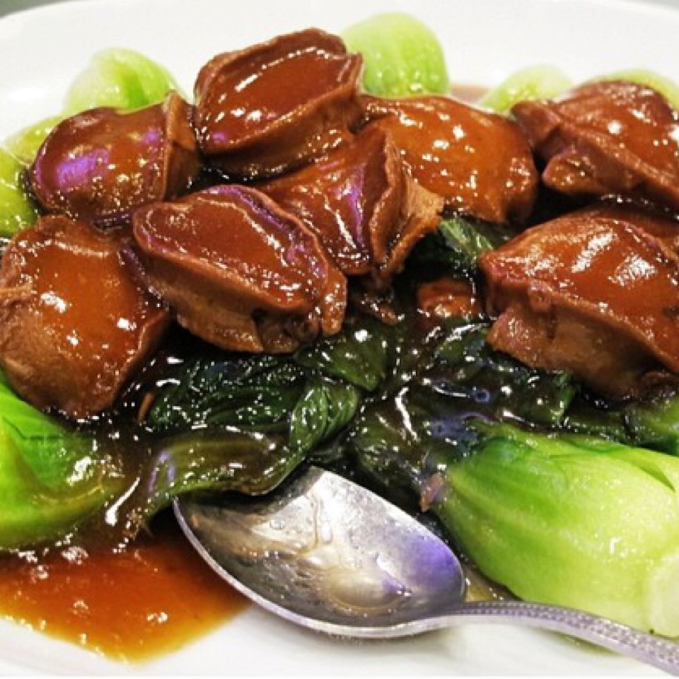 Braised Abalone, Shanghai Bok Choy on #foodmento http://foodmento.com/dish/20664