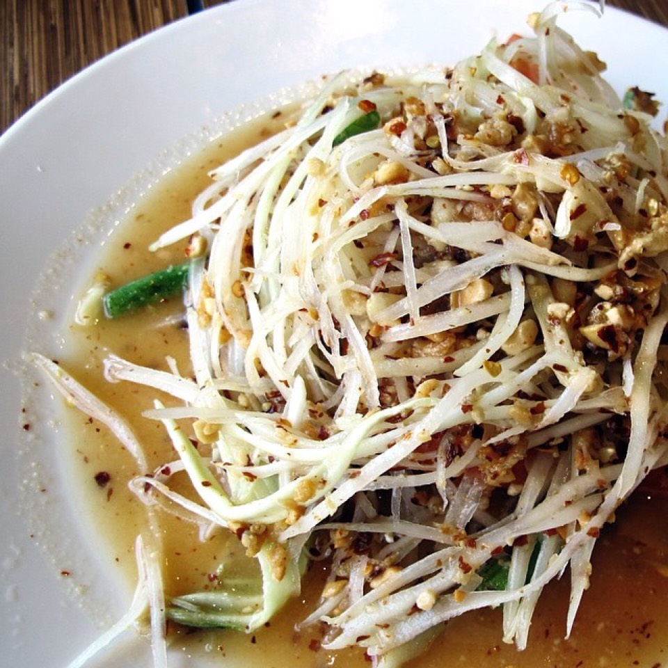 Somtum (Spicy Green Papaya Salad from Boon Chu Thai Restaurant on #foodmento http://foodmento.com/dish/20543