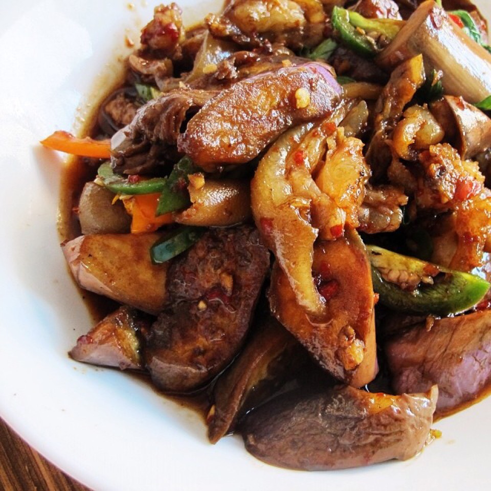 Pig Leg Kra Prow (Pork Trotter, Eggplant) from Boon Chu Thai Restaurant on #foodmento http://foodmento.com/dish/20596