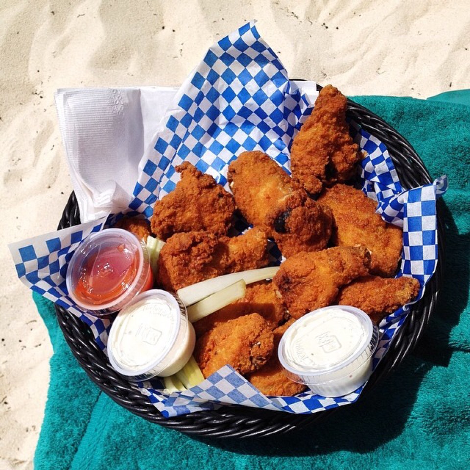 Buffalo Chicken Wings from The Fairmont Southampton Cabana Bar & Grill on #foodmento http://foodmento.com/dish/20613