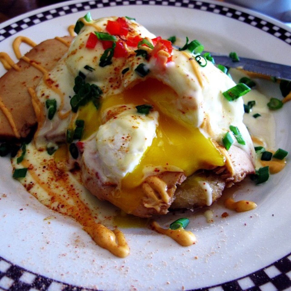 Down By Law Eggs Benedict  at Queens Comfort (CLOSED) on #foodmento http://foodmento.com/place/5213