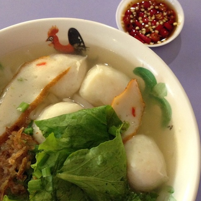City Zoom Minced Fish Noodles: Kway Teow Soup at Old Airport Road Market & Food Centre on #foodmento http://foodmento.com/place/475
