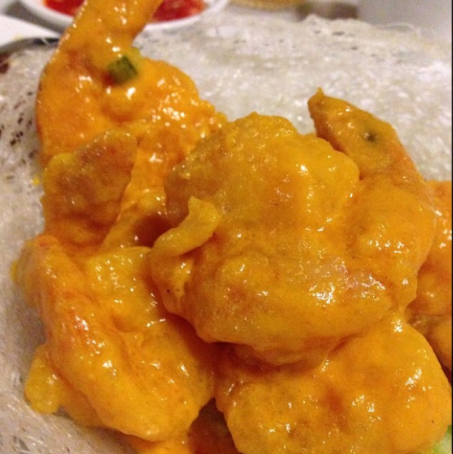 Prawns In Salted Egg Yolk from Jumbo Seafood Restaurant on #foodmento http://foodmento.com/dish/6655
