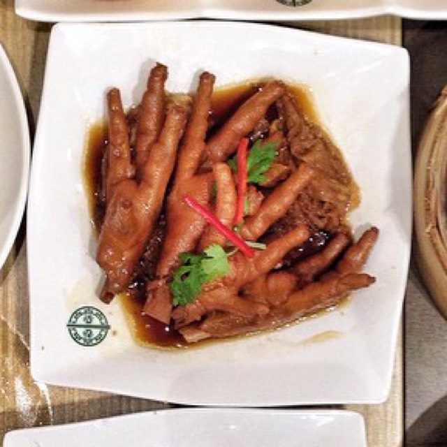 Chicken Feet from Tim Ho Wan 添好運 on #foodmento http://foodmento.com/dish/17582