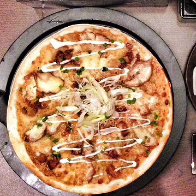 Wafu Pizza at WATAMI Japanese Casual Restaurant on #foodmento http://foodmento.com/place/4274