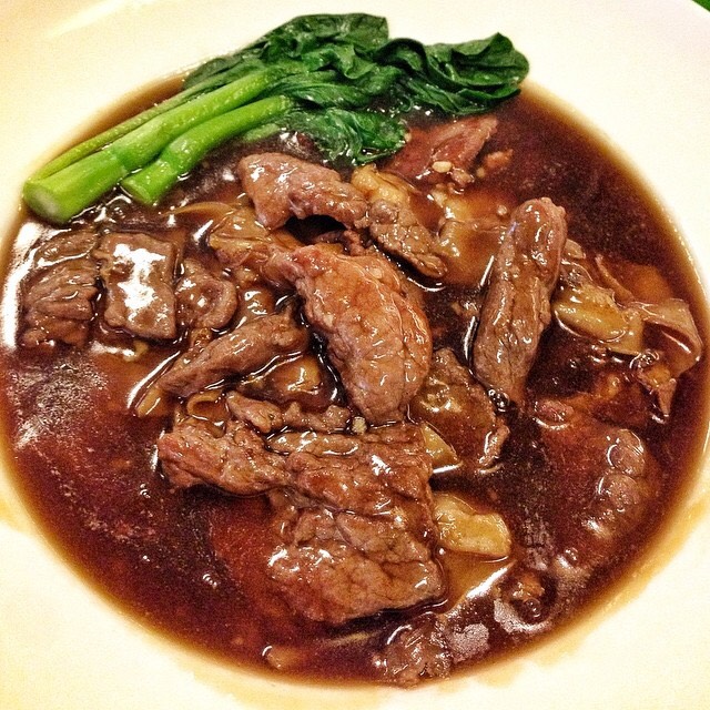 Tender Beef Hor Fun In Gravy at Café On The Ridge on #foodmento http://foodmento.com/place/4294