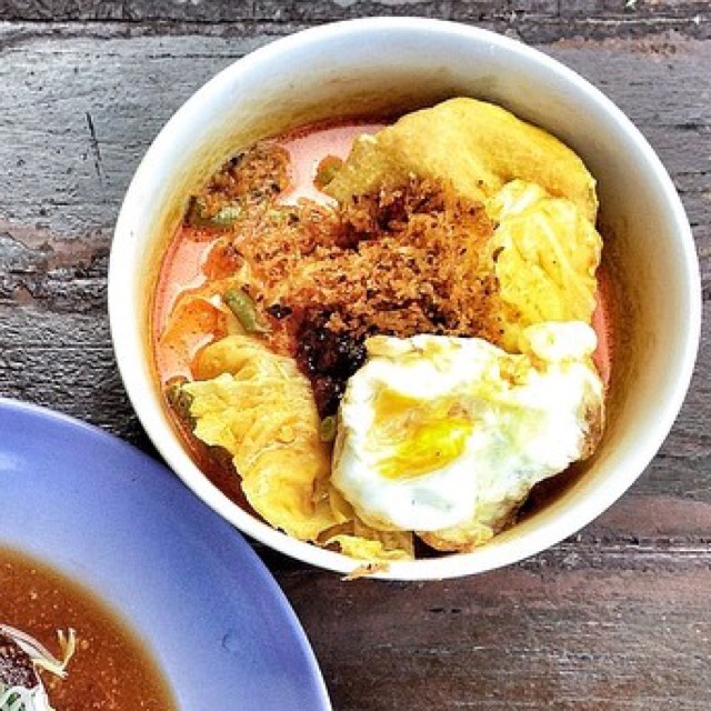 Lotong With Vegetable Curry, Fried Egg at Bedok Food Centre (Bedok Corner) on #foodmento http://foodmento.com/place/4300