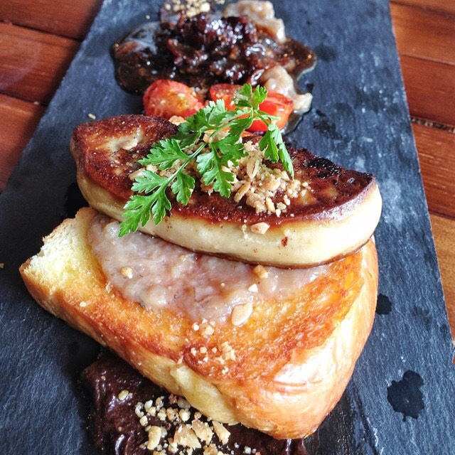 Toasted Pain De Mie, Seared Foie Gras, Caramelized Banana... from Seasons Bistro on #foodmento http://foodmento.com/dish/17756