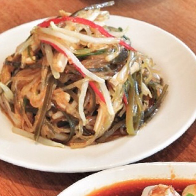 Oriental Salad from Din Tai Fung 鼎泰豐 on #foodmento http://foodmento.com/dish/17854