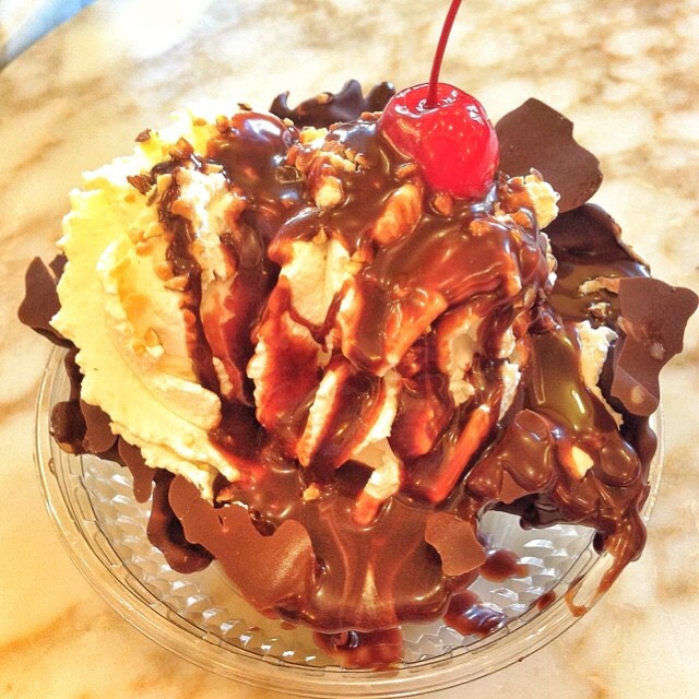 Waffle Bowl, Ice Cream Sundae on #foodmento http://foodmento.com/dish/17879