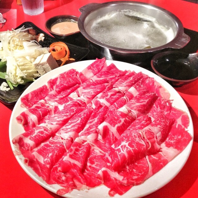 American Kobe Beef & Seaweed Broth Set from Shabuway on #foodmento http://foodmento.com/dish/17880