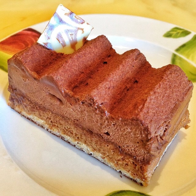 Chocolate Royal Cake from Fleur de Cocoa on #foodmento http://foodmento.com/dish/17884