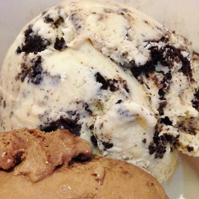 Cookies & Cream Ice Cream from Baskin Robbins on #foodmento http://foodmento.com/dish/17602