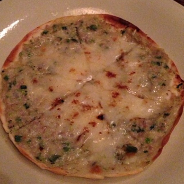 Gyoza Pizza at 権八 西麻布店 on #foodmento http://foodmento.com/place/1802