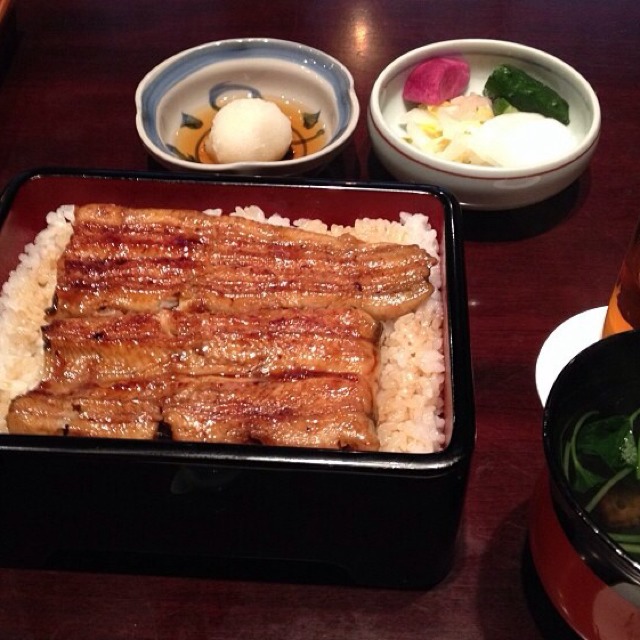 Hagi Unaju (Grilled Eel With Sauce In Box) from 野田岩 麻布飯倉本店 on #foodmento http://foodmento.com/dish/8472