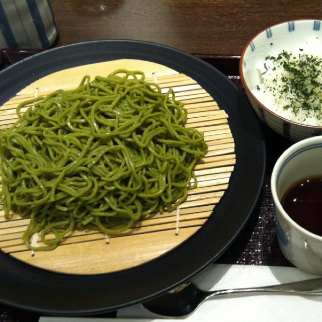 Matcha Soba from 中村藤吉 京都駅店 on #foodmento http://foodmento.com/dish/8619