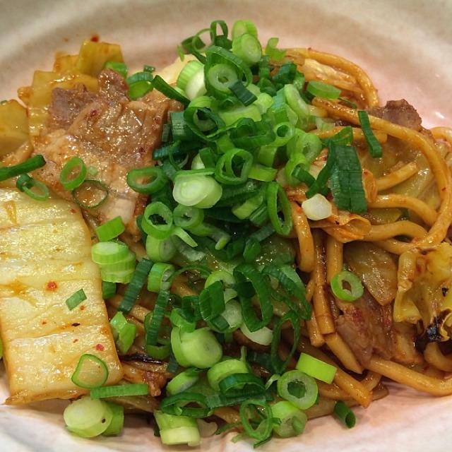 Pork & Kimchi Fried Noodles at 道頓堀 寿座 on #foodmento http://foodmento.com/place/2319