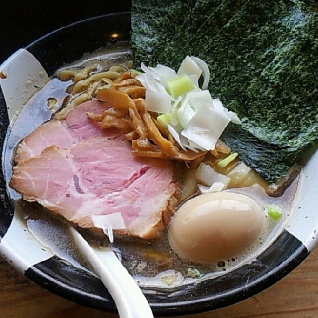 Signature Pork Ramen at すごい煮干ラーメン凪 新宿ゴールデン街店 本館 on #foodmento http://foodmento.com/place/2398