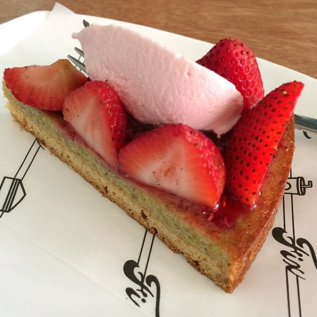 Strawberry Pistachio Tart from FIX on #foodmento http://foodmento.com/dish/16458