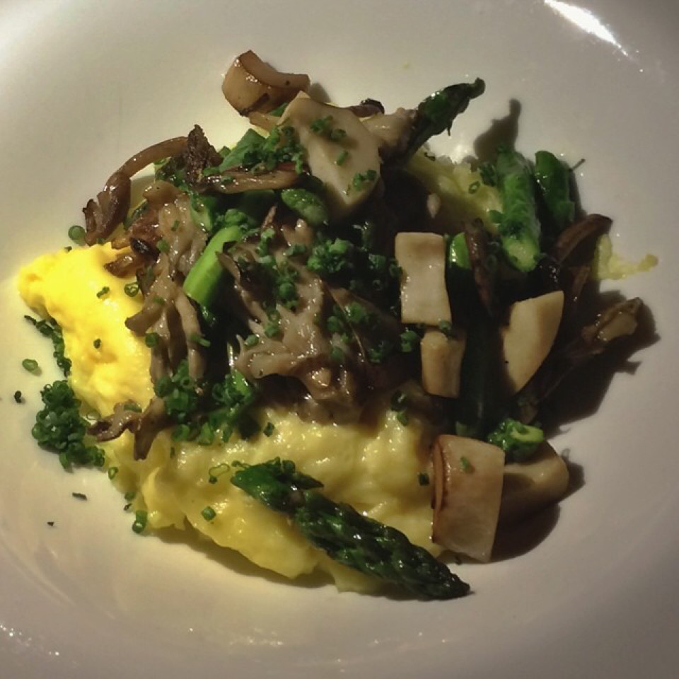 Scrambled Ostrich Egg, Asparagus, Mushrooms from Louro on #foodmento http://foodmento.com/dish/19967