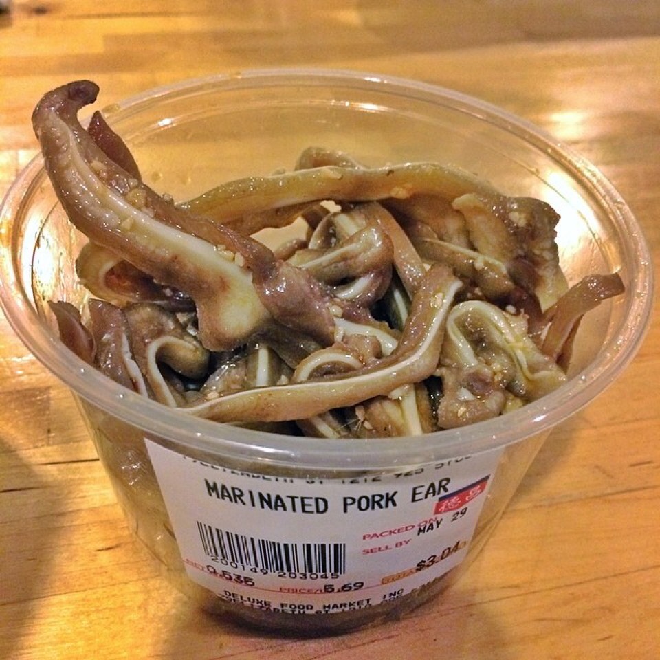 Pig Ears In Light Marinade With Sesame from Deluxe Food Market 德昌食品市場 on #foodmento http://foodmento.com/dish/21211