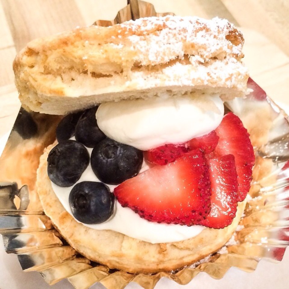 Strawberry Shortcake at Matsunosuke on #foodmento http://foodmento.com/place/4053