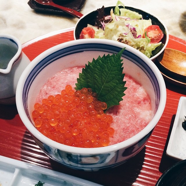 Fatty Tuna, Ikura (Roe) Over Rice from Gin Sai 吟彩 on #foodmento http://foodmento.com/dish/19663