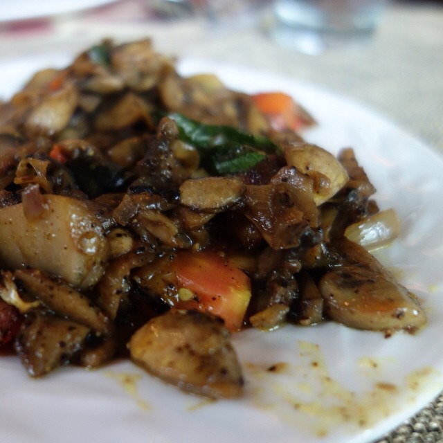 Mushroom Pepper Fry from Kudumbam on #foodmento http://foodmento.com/dish/19114