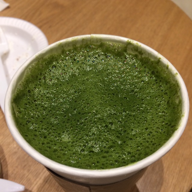 Green Tea Latte at Tous Les Jours on #foodmento http://foodmento.com/place/2760