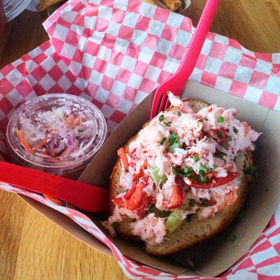 Lobster Roll from North River Lobster Company on #foodmento http://foodmento.com/dish/30227