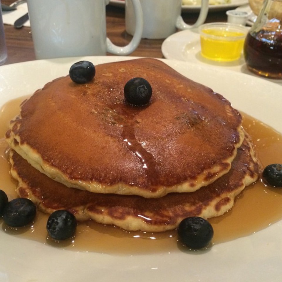 Blueberry Pancakes at Nate 'n Al Delicatessen on #foodmento http://foodmento.com/place/7768