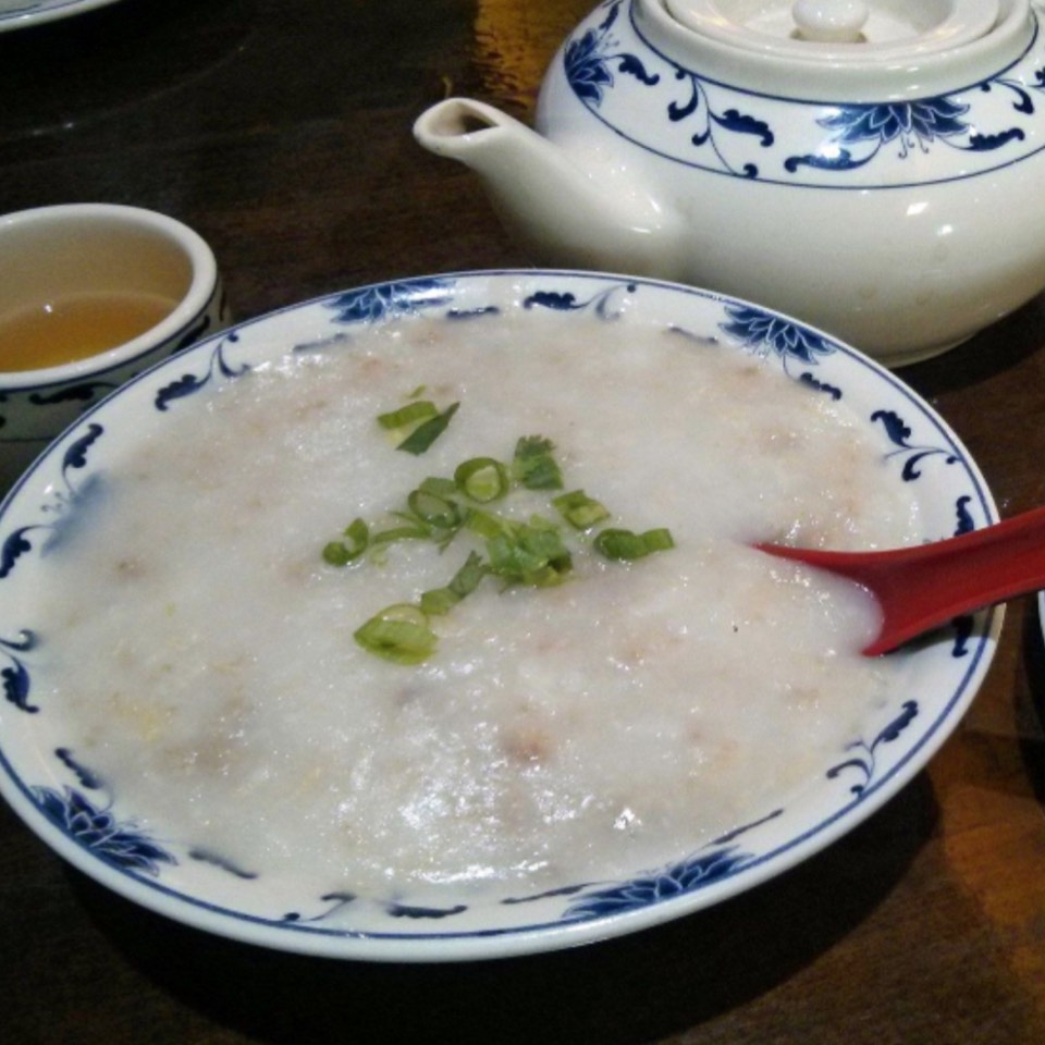 Minced Beef Congee from Xing Wong BBQ Inc. 興旺燒臘飯店 on #foodmento http://foodmento.com/dish/39022