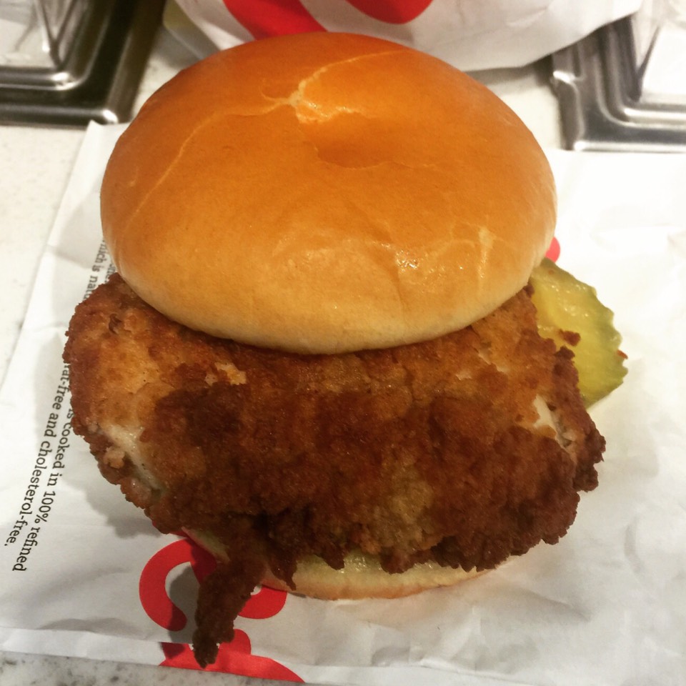 Chicken Sandwich from Chick-fil-A on #foodmento http://foodmento.com/dish/40219