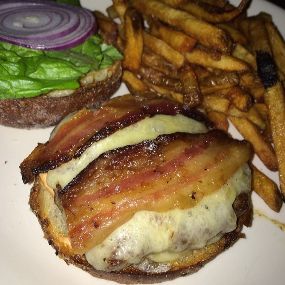 Dry Aged Burger (Smoked Bacon, Cheddar...) at The Cleveland on #foodmento http://foodmento.com/place/3841
