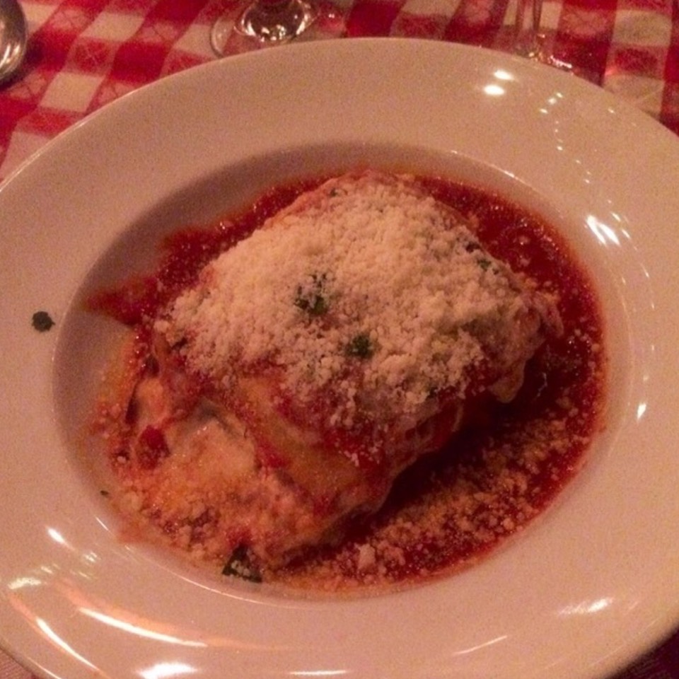 Homemade Lasagna from Dan Tana's on #foodmento http://foodmento.com/dish/32905