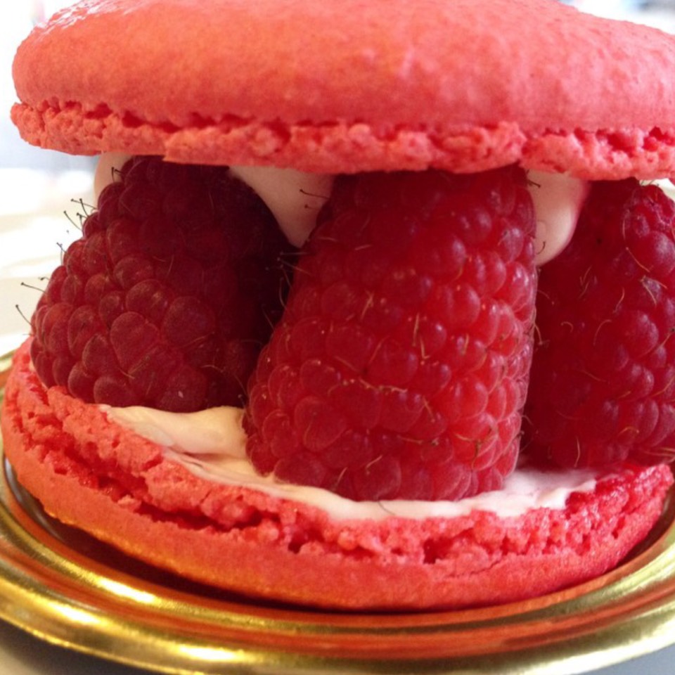 Raspberry Lychee Macaron from Mille-Feuille on #foodmento http://foodmento.com/dish/20282