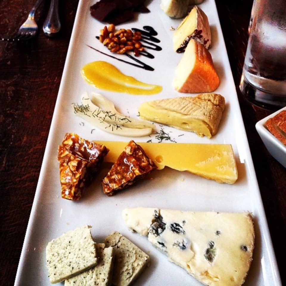 Cheese Plate at Casellula Cheese & Wine Cafe on #foodmento http://foodmento.com/place/5382