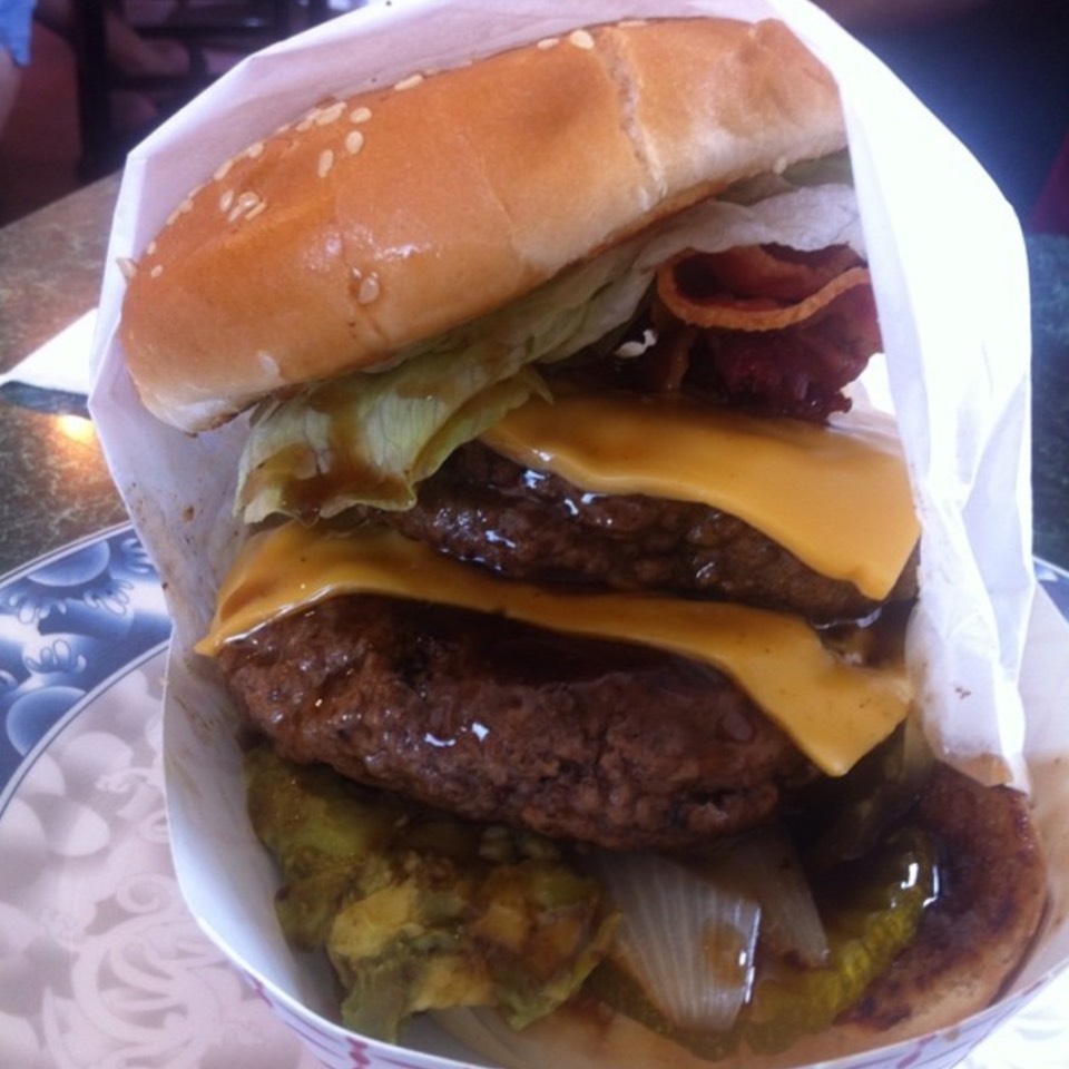 Volcano Burger at Aloha Food Factory on #foodmento http://foodmento.com/place/5836