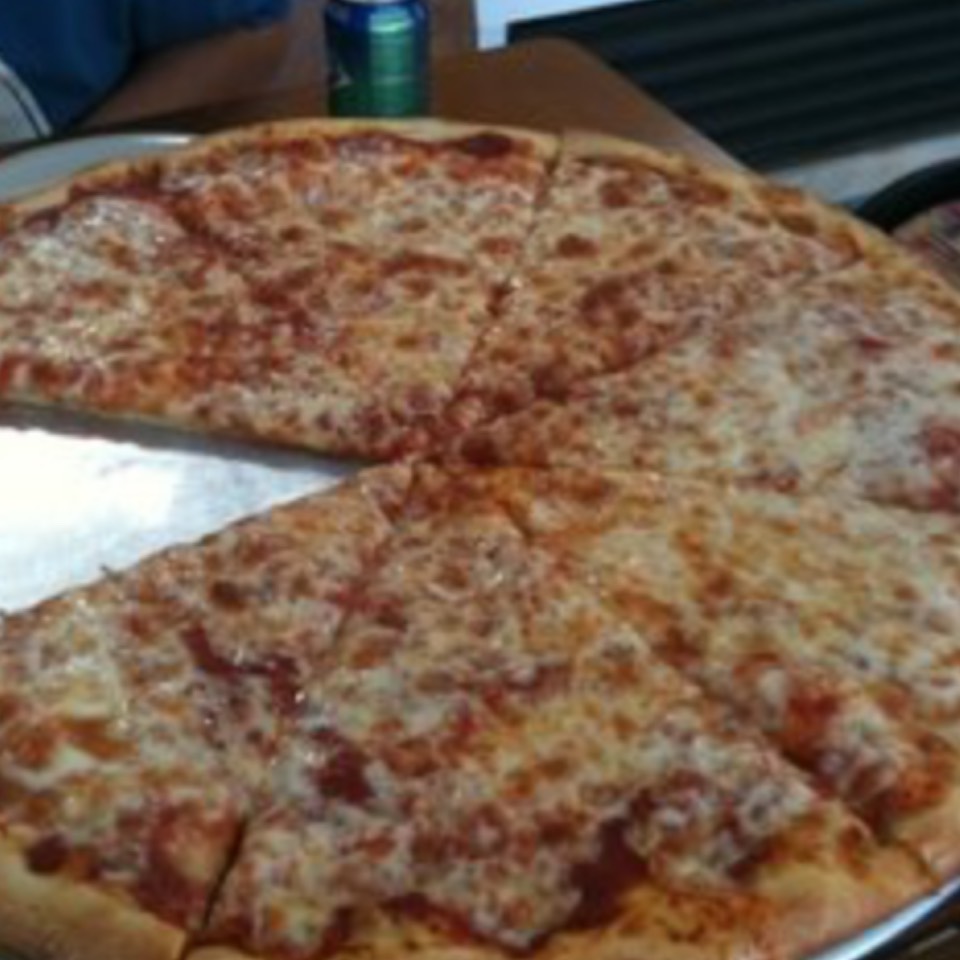 New York White Pizza on #foodmento http://foodmento.com/dish/26619