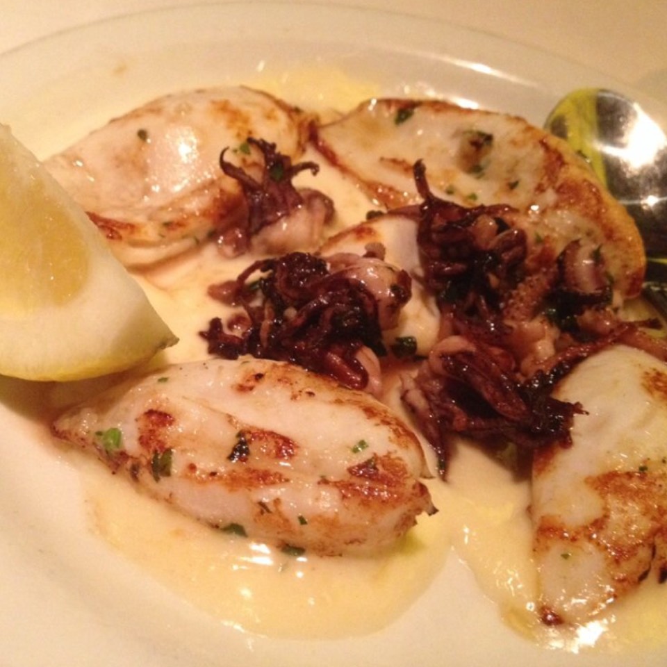 Grilled Calamari at Zarzuela on #foodmento http://foodmento.com/place/6438