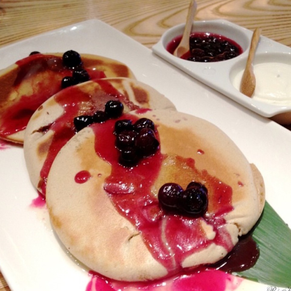 Blueberry & Yuzu Soba Pancakes at Nobu Next Door on #foodmento http://foodmento.com/place/6679