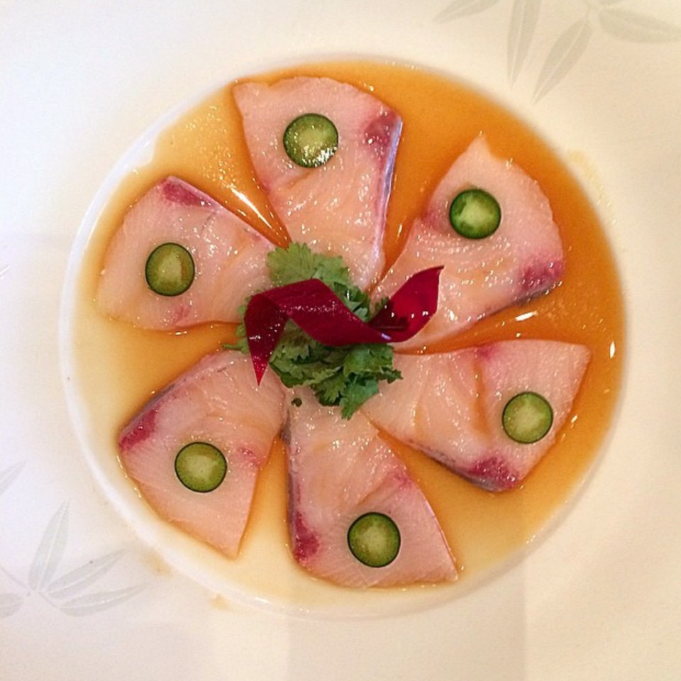 Yellowtail Sashimi With Jalepeno from Nobu Next Door on #foodmento http://foodmento.com/dish/26815