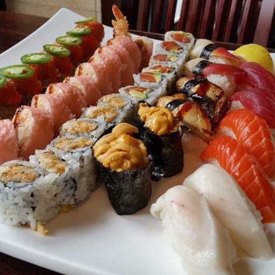 Unlimited Sushi, Sashimi Buffet on #foodmento http://foodmento.com/dish/37810