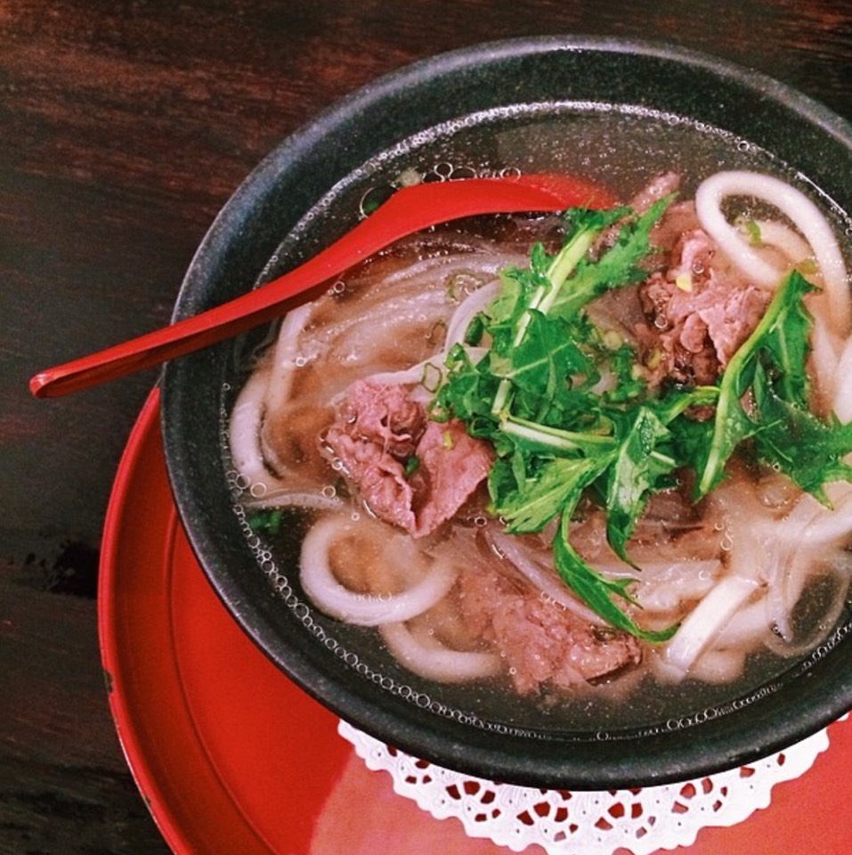Beef Udon Noodle Soup from Kunitoraya on #foodmento http://foodmento.com/dish/28759