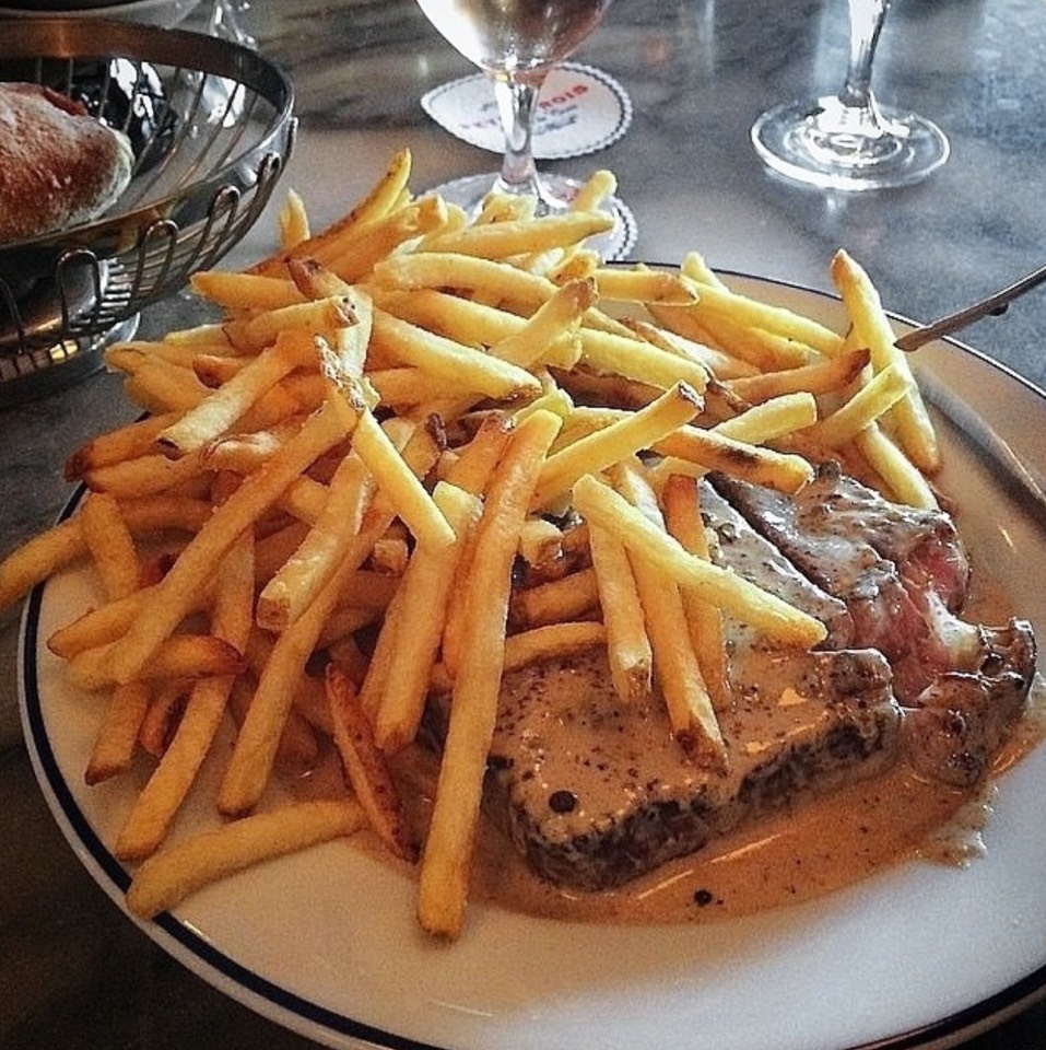 Steak AU Poive & Frites at Petit Trois on #foodmento http://foodmento.com/place/8394