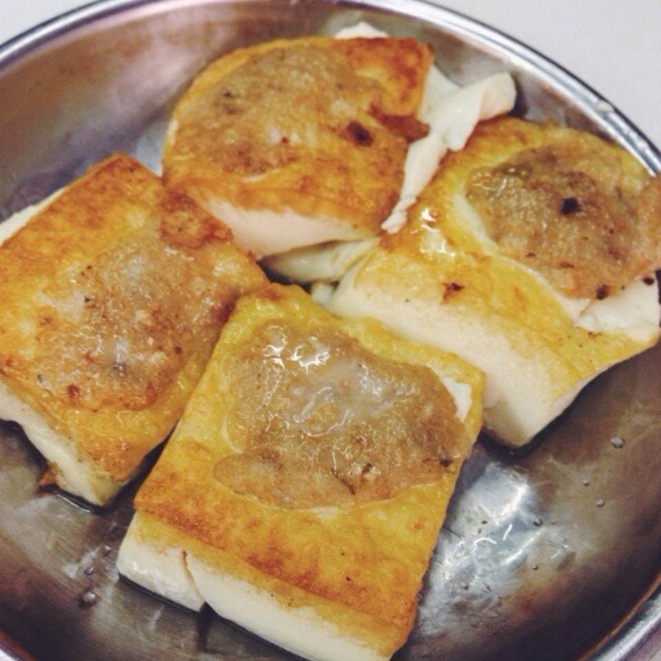 Fried Tofu With Fish Paste on #foodmento http://foodmento.com/dish/32945